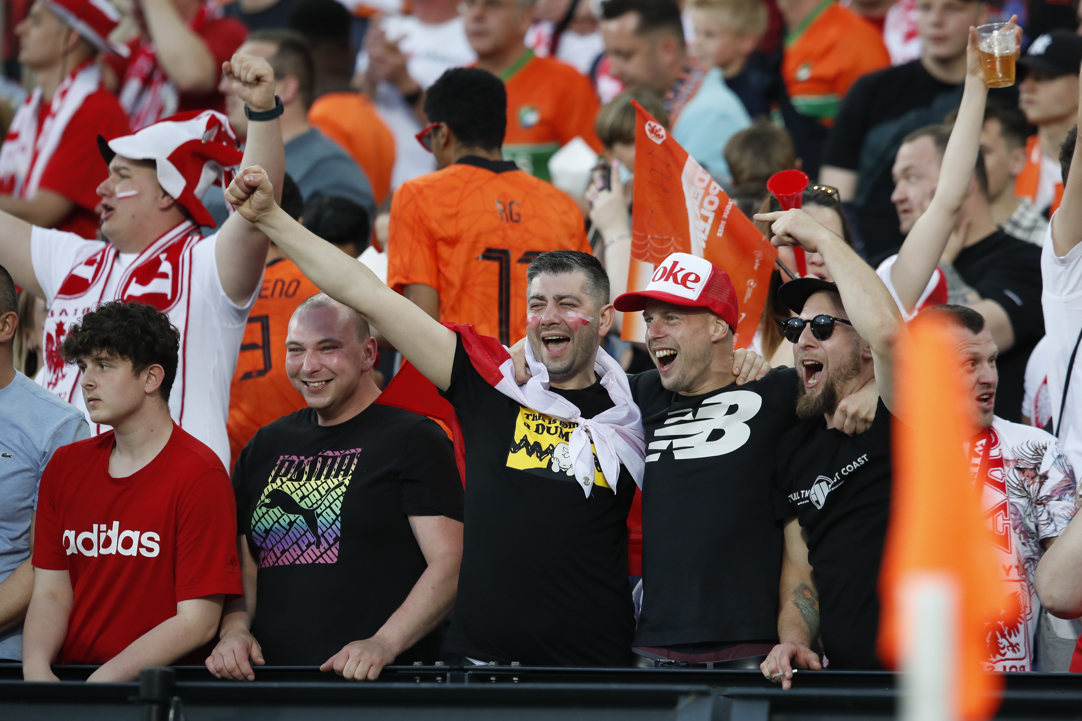 Poolse fans in De Kuip.