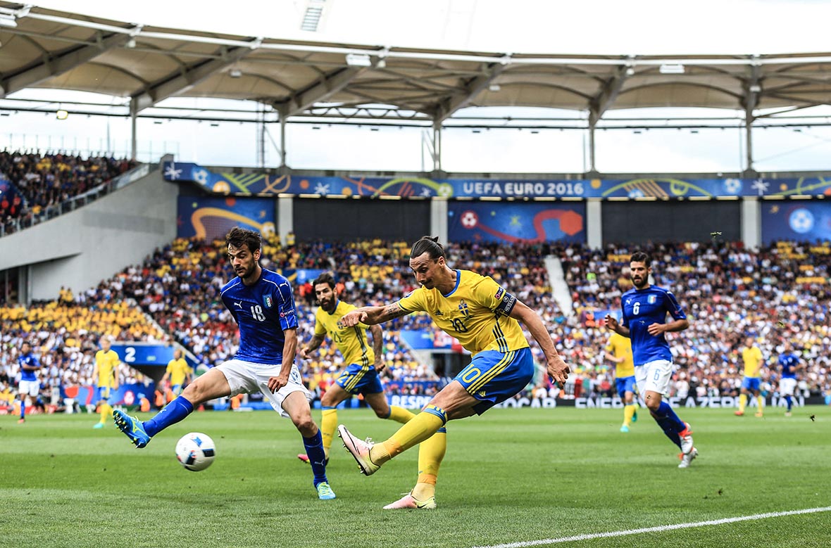 Zlatan Ibrahimovic kan Zweden niet aan de gewenste goals helpen.