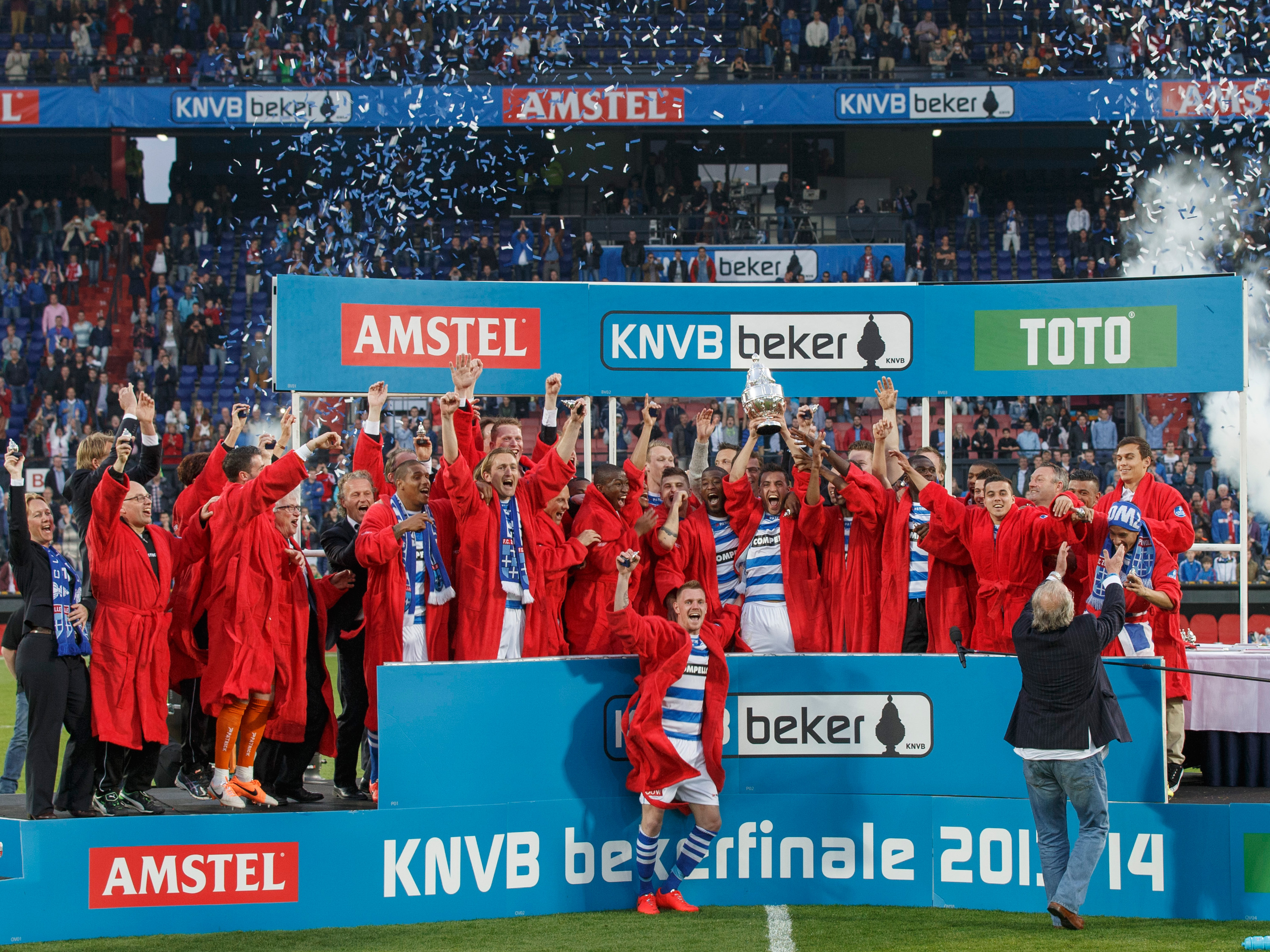 De bekerwinnaar van het seizoen 2013-2014: PEC Zwolle.
