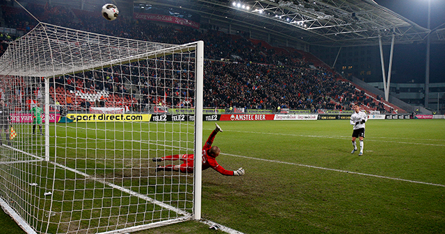 Het laatste balcontact Kristoffer Peterson namens FC Utrecht in het bekerduel met SC Cambuur.