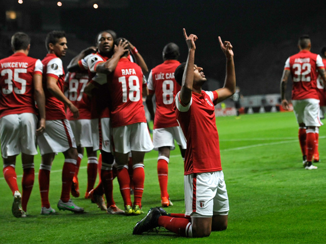 Braga ging met een 1-0 voorsprong rusten dankzij Ahmed Hassan, die hier zijn treffer viert.