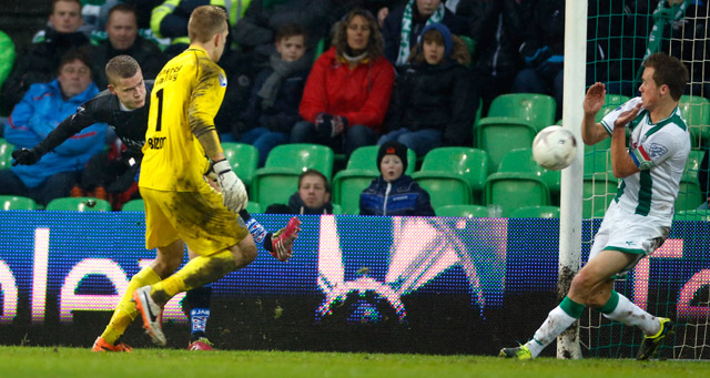 Discussie is er zondag ook in Euroborg over de straf voor de keepersrol van Maikel Kieftenbeld. De aanvoerder van FC Groningen zelf doet er niet aan mee: &#039;De scheidsrechter heeft gewoon gelijk, want ik ontneem SC Heerenveen een doelkans.&#039;