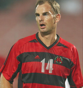 Ronald de Boer, als voetballer in Qatar.