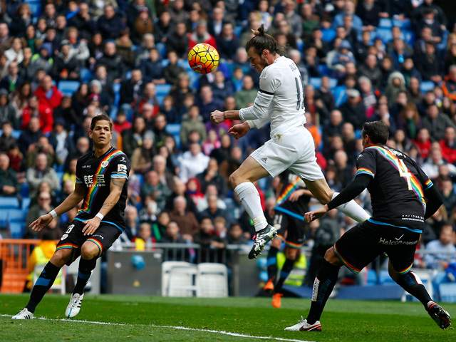 De verdedigers van Rayo Vallecano wisten zich geen raad met Gareth Bale, die vier keer scoorde.