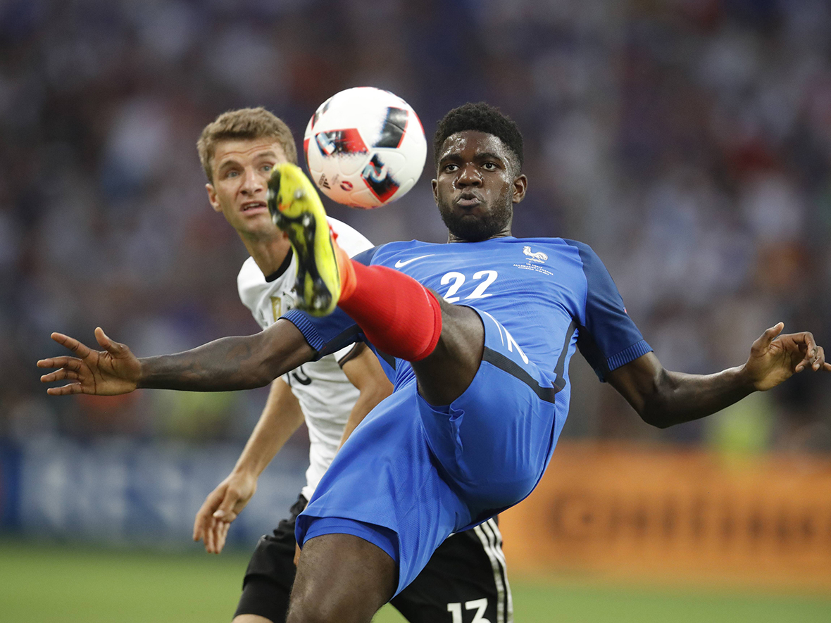 In actie tijdens zijn tweede interland, in de halve finale op het EK tegen Duitsland.