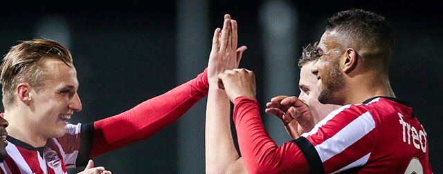 Jong PSV kon de afgelopen weken beschikken over spelers als Marcel Ritzmaier (links) en Jürgen Locadia (rechts).