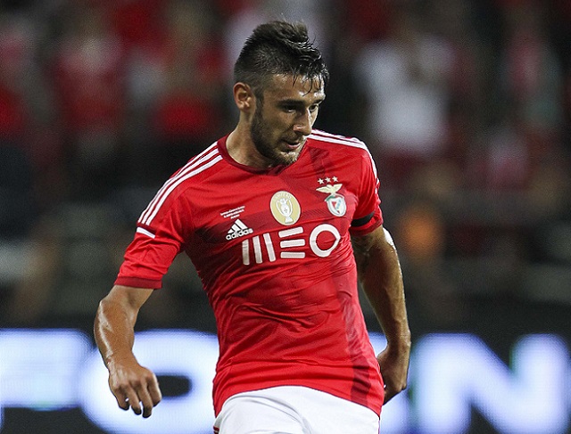 Speelt Eduardo Salvio volgend seizoen in de Premier League? Sunderland wil zakendoen met Benfica.