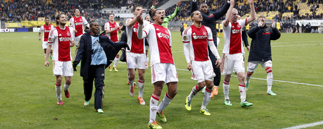 Blijdschap bij Ajax: de Amsterdammers gaan als koploper de winterstop in.