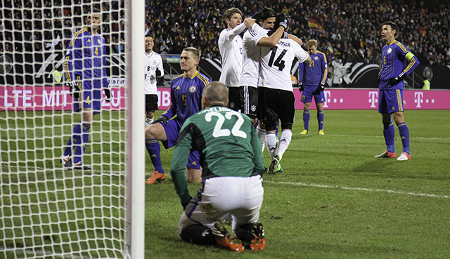 Beeld uit het WK-kwalificatieduel Duitsland-Kazachstan van 26 maart 2013, waarin de Kazachstanen met 4-1 onderuit gingen.