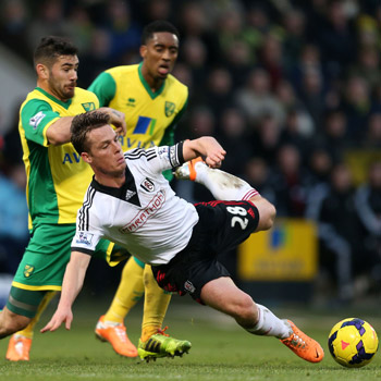 Scott Parker groeide uit tot matchwinner op Carrow Road. Leroy Fer was eveneens dicht bij een doelpunt.