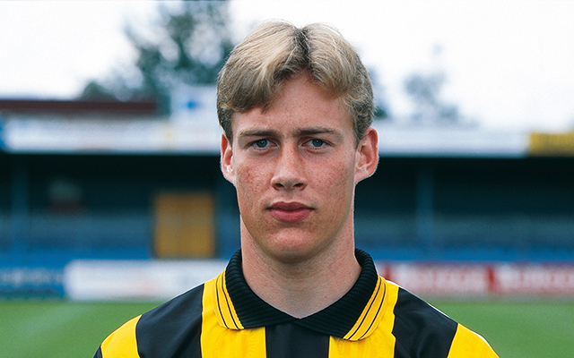 Marnix Kolder in 1998, het jaar waarin hij doorbrak bij Veendam. Hij speelde 331 competitieduels voor de geel-zwarten, waarin hij 94 keer scoorde.