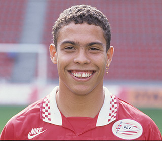 PSV strikte in 1995 de toen nog achttienjarige centrumspits Ronaldo. De Braziliaan speelde één seizoen in Eindhoven, waarin hij topscorer werd met dertig treffers. Ronaldo speelde daarna voor Barcelona, Internazionale, Real Madrid en AC Milan.