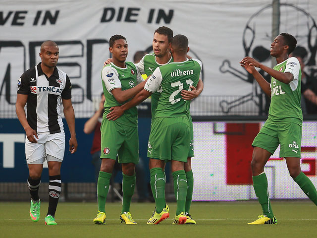 Mitchell Te Vrede kwam volgens trainer Ronald Koeman in aanmerking voor een vroege wissel, maar bewees met de gelijkmaker bij Heracles Almelo zijn waarde. Uiteindelijk zou Feyenoord met 1-2 winnen en uitstekende zaken doen in de race om de tweede plaats. 