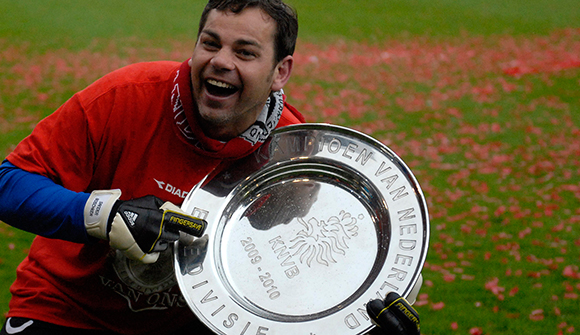 Sander Boschker werd in het seizoen 2009/10 slechts 23 keer gepasseerd. FC Twente werd in die jaargang voor het eerst in de historie landskampioen.