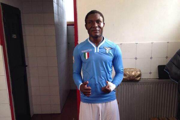 Joseph Minala is een van de meest besproken voorbeelden van voetballers uit Kameroen die er ouder uitzien. Bovenstaande foto werd door Lazio geplaatst toen Minala zeventien was.