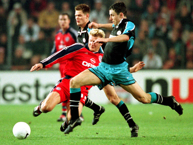 Bayern München maakte in Eindhoven kennis met het koningskoppel Ruud van Nistelrooy en Luc Nilis. De Nederlander en Belg loodsten PSV naar een thuiszege in de groepsfase. Mark van Bommel stond zoals gebruikelijk zijn mannetje op het middenveld.