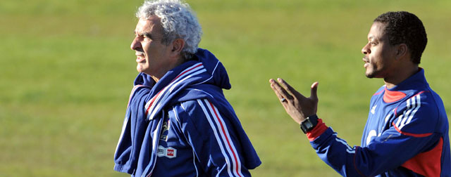 Patrice Evra botste in 2010 tijdens het WK keihard met toenmalig bondscoach Raymond Domenech.