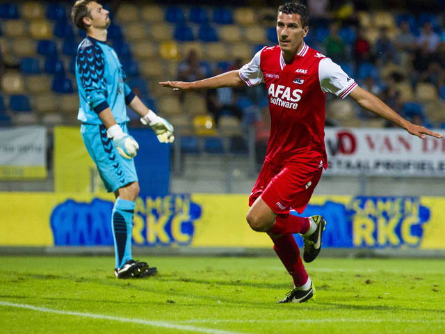 Even hoopt RKC Waalwijk op een punt tegen AZ, maar Maarten Martens bezorgt de Alkmaarders met een schitterende volley in Waalwijk alsnog een zege: 1-2.