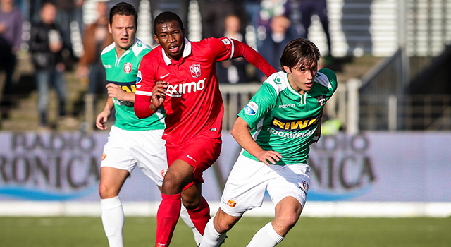 Kamohelo Mokotjo afgelopen zondag in actie tijdens de 4-0 uitzege op FC Dordrecht.