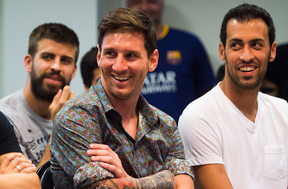 Gerard Piqué, Lionel Messi en Sergio Busquets waren ook aanwezig bij het afscheid van Pedro. 