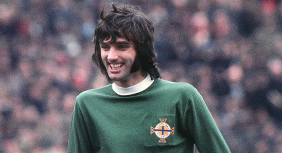 George Best (1946-2005) geldt als de beste Noord-Ierse voetballer aller tijden. Hij speelde echter nooit met zijn land op een groot toernooi.