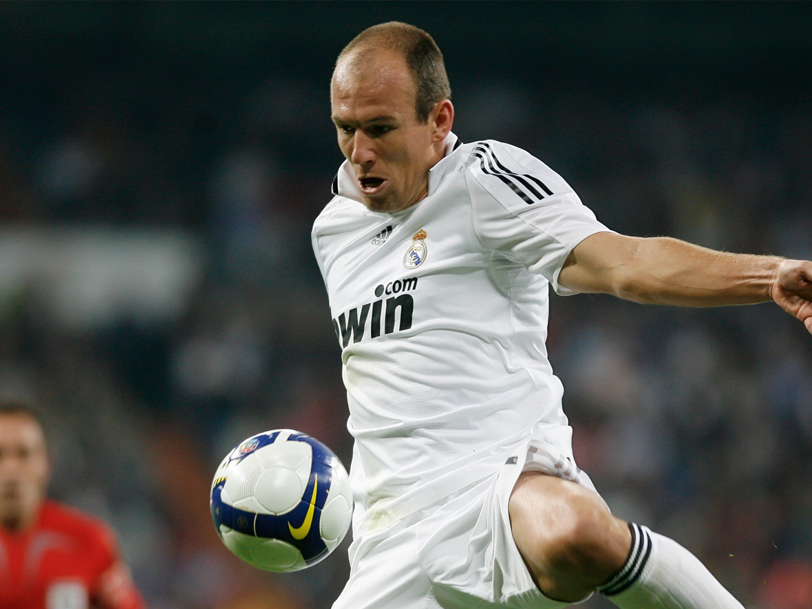 Arjen Robben stond tussen 2007 en 2009 twee seizoenen onder contract bij Real Madrid. Hij verruilde de Spaanse grootmacht op 27 augustus 2009 voor Bayern München. 