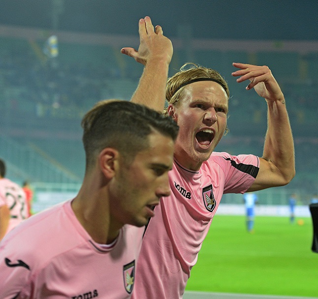 Ex-PSV&#039;er Oscar Hiljemark was goud waard voor Palermo tegen Udinese met een doelpunt en een assist.