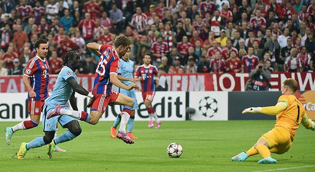 Thomas Müller kwam voor Bayern ondanks enkele goede mogelijkheden niet tot scoren tegen City-doelman Joe Hart.