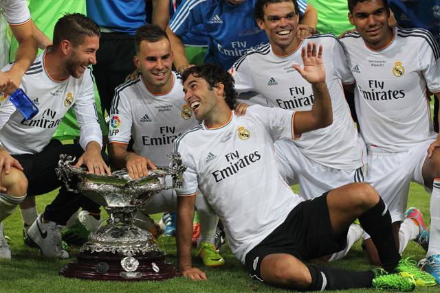 De Trofeo Santiago Bernabéu, de zoveelste prijs voor Raúl in het shirt van Real.