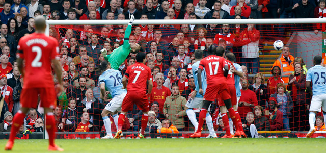 Een snoeiharde kopbal van Martin Srktel betekende 2-0 voor Liverpool. 