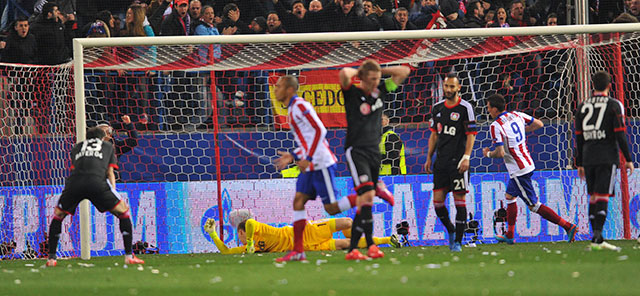 Atlético Madrid viert feest nadat het opnieuw heeft toegeslagen uit een standaardsituatie.