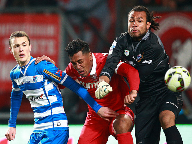 Warner Hahn is zaterdagavond de beste man op het veld, maar de sterke slotfase van FC Twente is zelfs de doelman van PEC Zwolle teveel. Namens de Tukkers velt Hakim Ziyech met een assist en een goal het vonnis over de Zwollenaren.