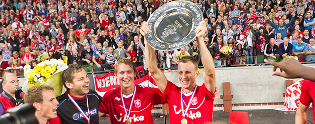 Behalve de titel met Willem II won Tim Cornelisse twee keer de Johan Cruijff Schaal: met FC Utrechtin 2004 en in 2011 met Twente. Destijds was Luuk de Jong ploeggenoot. Zondag staan de twee vanaf 16.45 uur tegenover elkaar.