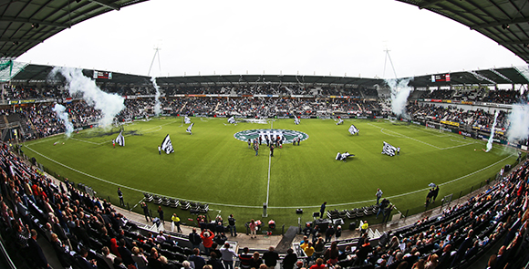 In het vernieuwde Polman Stadion is Heracles Almelo bijna niet meer te kloppen.