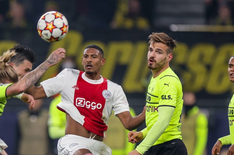 De aan Dortmund verhuurde Marin Pongracic kwam woensdag als invaller in actie in het Champions League-duel met Ajax. 