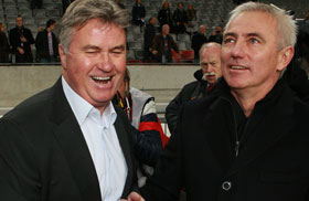 Opmerkelijk: bij het oefenduel in 2010 was er sprake van twee Nederlandse bondscoaches: Bert van Marwijk had Oranje onder zijn hoede, Guus Hiddink zwaaide de scepter bij de Turken.