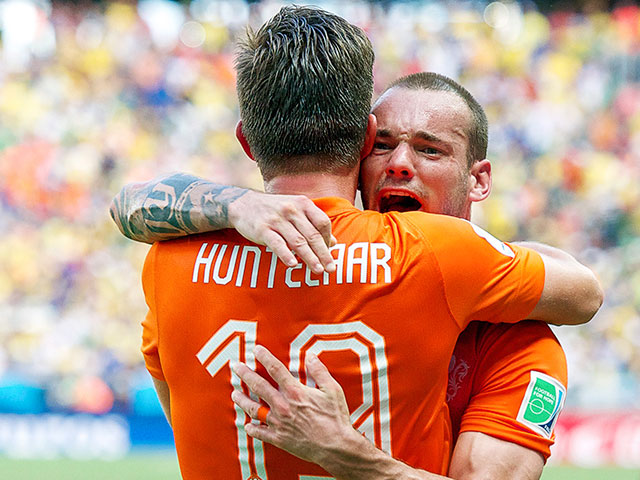 Klaas-Jan Huntelaar en Wesley Sneijder, &#039;de Koningen van Oranje&#039;, schoten Nederland naar de kwartfinale.