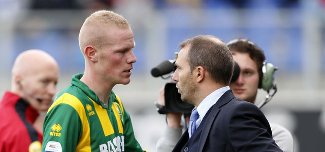 Tom Beugelsdijk vindt dat trainer Maurice Steijn (rechts) ten onrechte als zondebok wordt aangewezen.