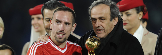 UEFA-voorzitter Michel Platini schaart zich achter zijn landgenoot Franck Ribéry