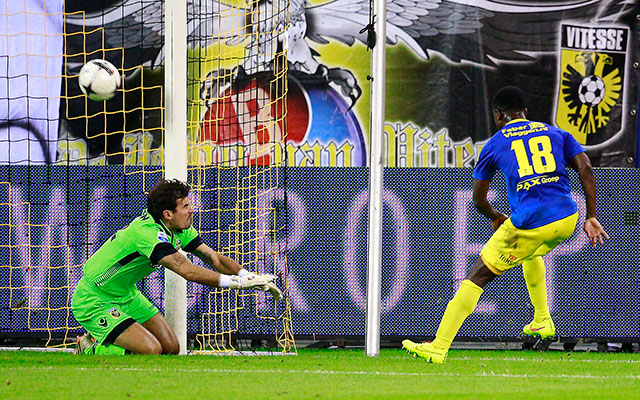 Bartholomew Ogbeche maakte zijn eerste competitiegoal van vorig seizoen een jaar geleden op bezoek bij Vitesse (2-2).