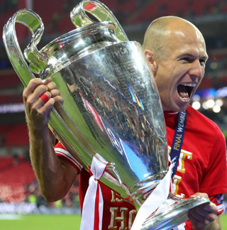 Arjen Robben behaalde dit kalenderjaar zijn grootste succes: dankzij zijn goal won Bayern München de Champions League-finale tegen Borussia Dortmund.