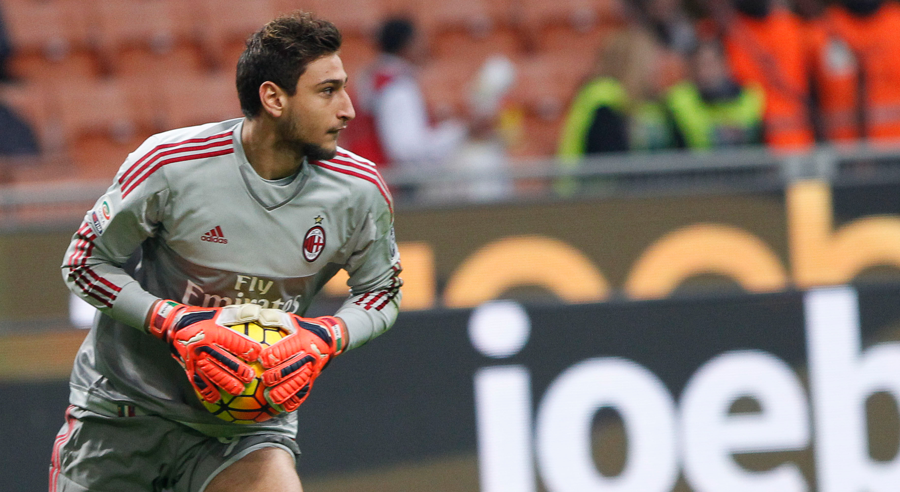 Gianluigi Donnarumma stond zijn plaats bij AC Milan niet meer af sinds hij bijna een jaar geleden debuteerde.