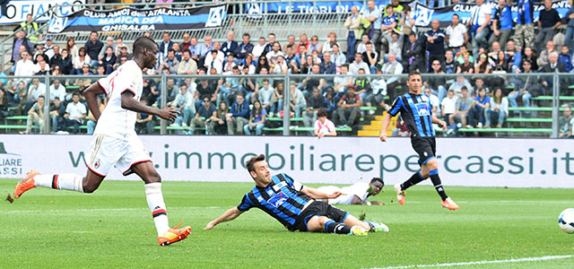 Gianpaolo Bellini maakte het enige doelpunt van AC Milan voordat Mario Balotelli kan toeslaan.