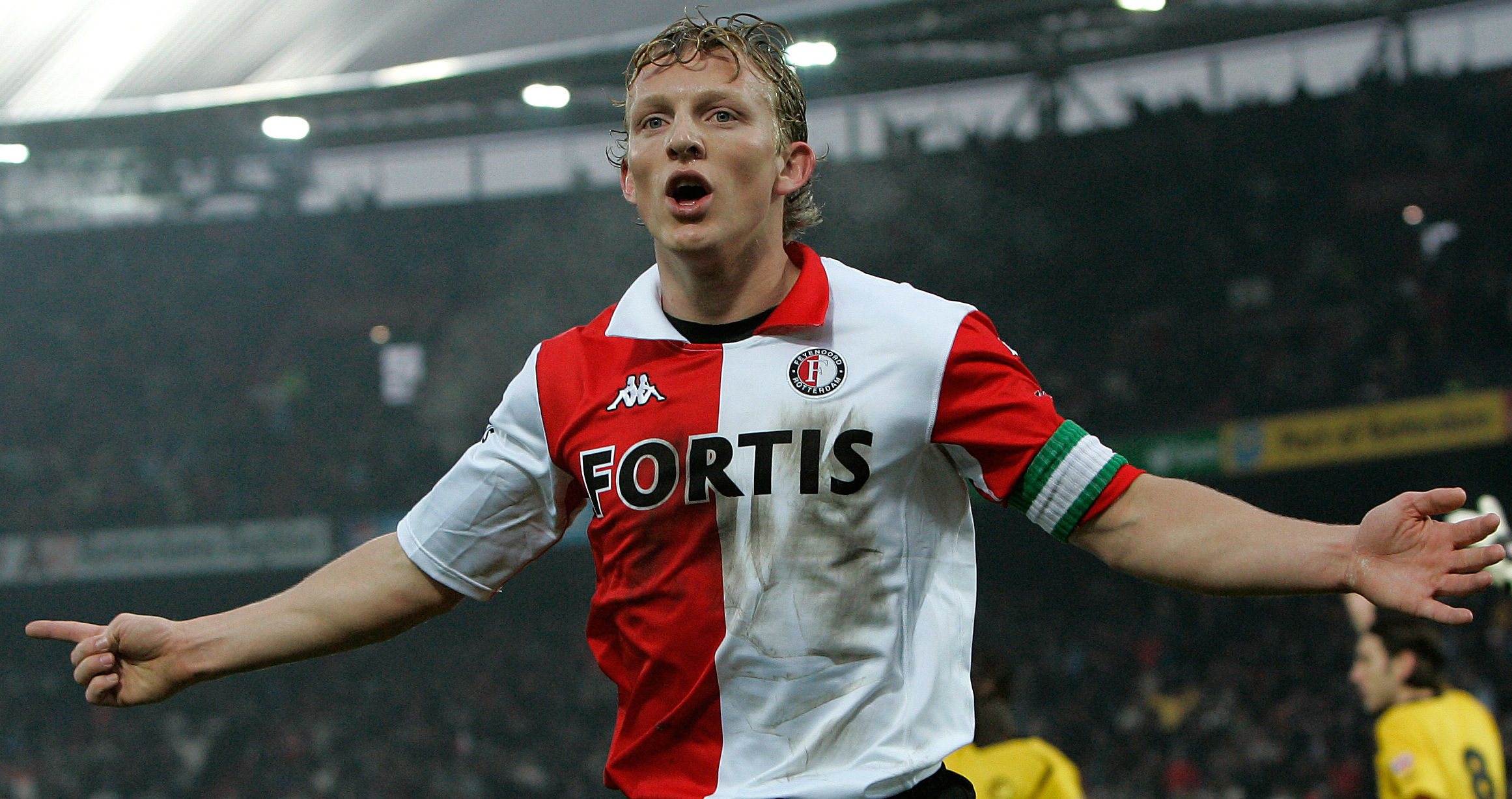 In het seizoen 2005-06 wordt de Katwijker aanvoerder van Feyenoord. In zijn laatste jaar doet Kuijt een gooi naar de zo felbegeerde titel en Champions League-voetbal.