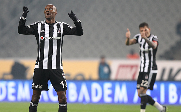 Atiba Hutchinson en Slaven Bilic worden komende winter mogelijk herenigd.