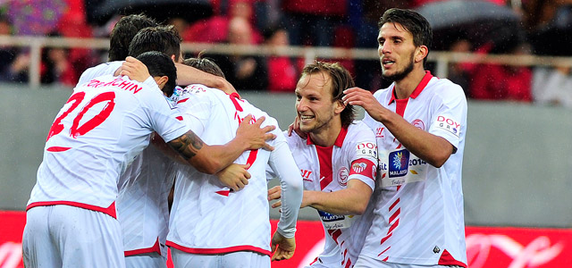 De spelers van Sevilla hadden ook in de thuiswedstrijd tegen Granada weer reden tot juichen.