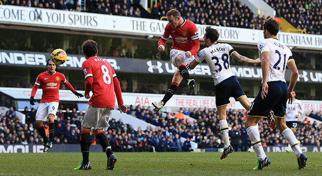 Wayne Rooney scoorde tegen Newcastle United nog twee keer, maar ook hij miste zondag een kans op de openingstreffer.