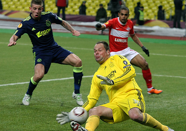 Het laatste bezoek van een Nederlandse club aan Moskou liep uit op een debacle. Ajax-doelman Jeroen Verhoeven incasseerde tegen Spartak Moskou drie treffers.