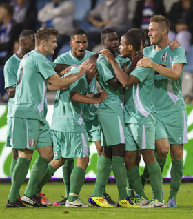 FC Dordrecht viert in Doetinchem één van de twee treffers tegen De Graafschap (2-1 winst).