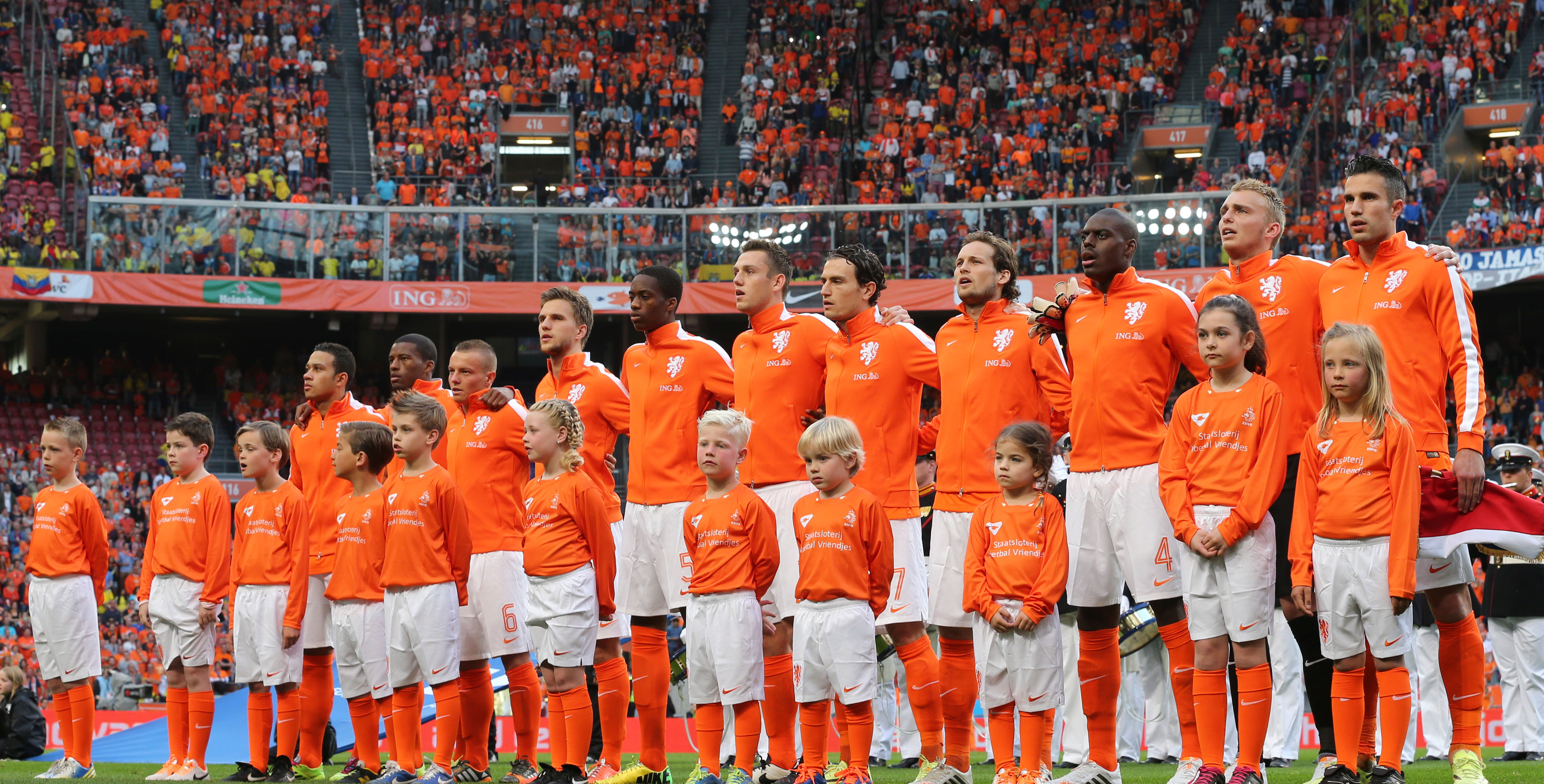De basiself van Oranje van rechts naar links: Van Persie, Cillessen, Martins Indi, Blind, Janmaat, De Vrij, Kongolo, Veltman, Clasie, Wijnaldum en Depay.